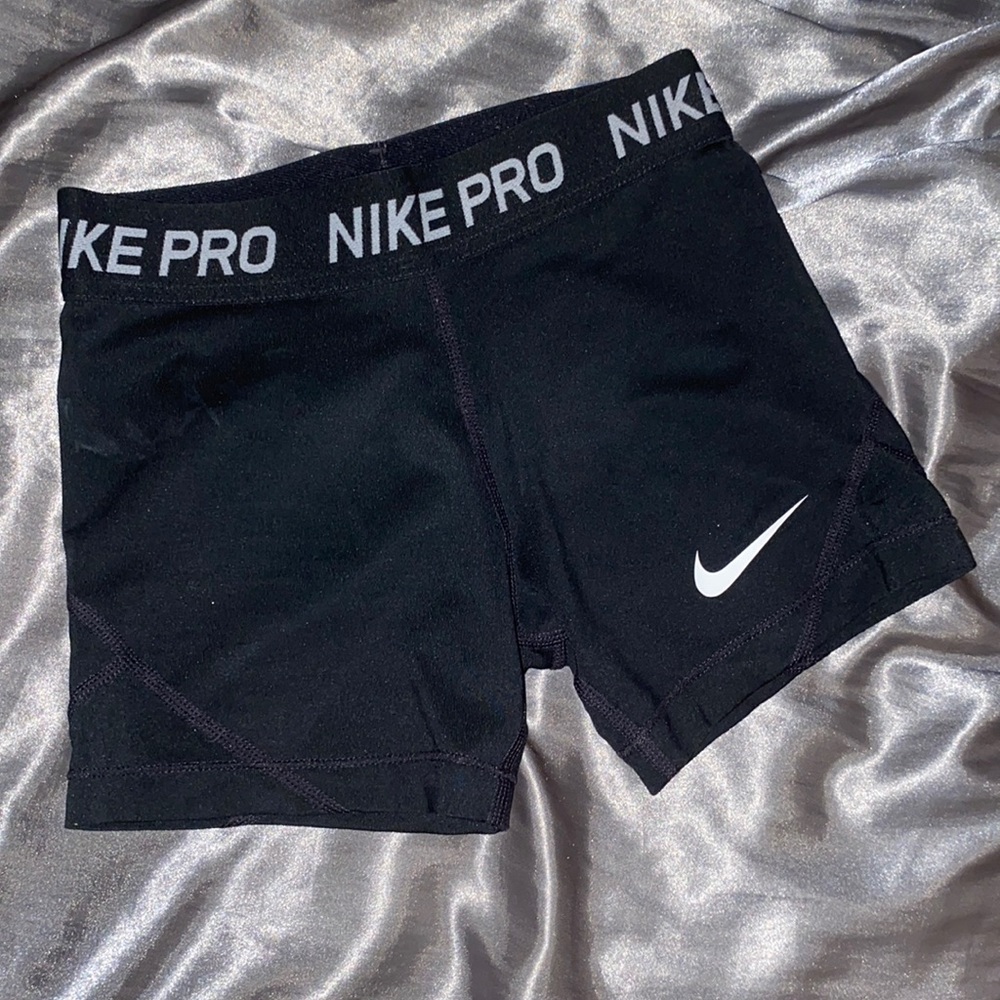 Nike pro shorts child medium